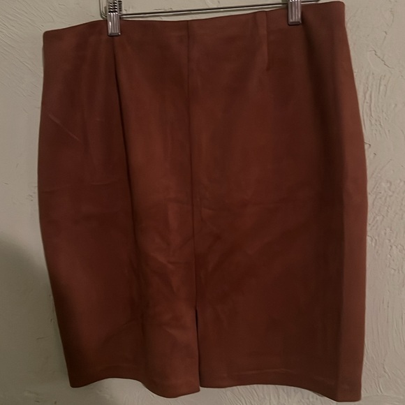 Skirt - Picture 3 of 5